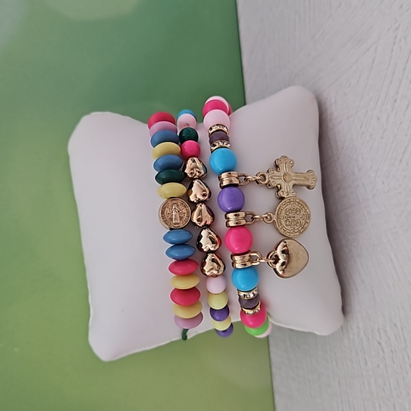 Set of 3 Pastel candy colors St. Patrick's Day theme bracelets Goldtone NIP - Picture 2 of 5